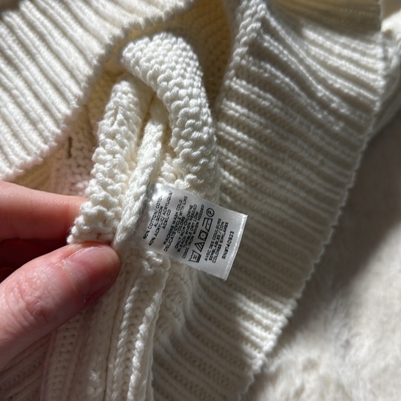 NWOT Size XS LOFT pointelle and bone sweater - Picture 9 of 9